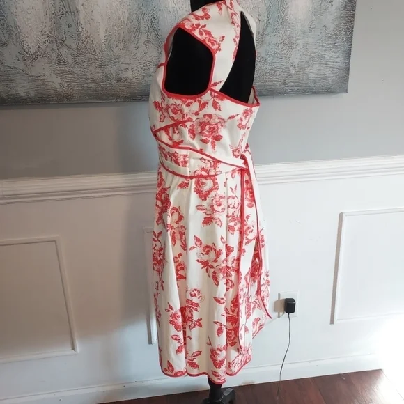 Jessica Simpson White and Pink Cut out Print Pleated dress Sz-8 - Picture 3 of 10